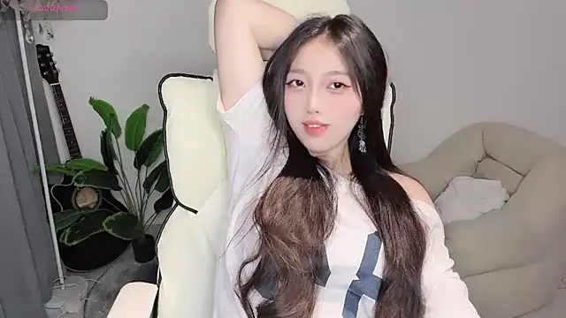 Yukiy8877 网络视讯表演