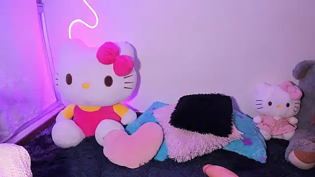 CassieBigass_ Adlı Modelin Canlı XXX Sohbeti