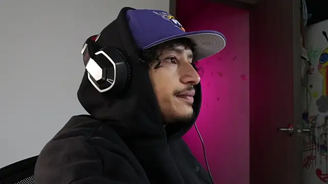 trieone's Webcam Show