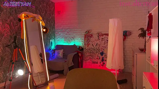 altertyan Adlı Modelin Canlı XXX Sohbeti