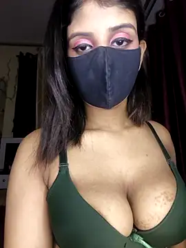 Zaayaa_2's Live XXX Chat