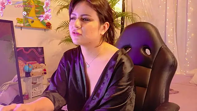 ShantallPariss Adlı Modelin Canlı XXX Sohbeti