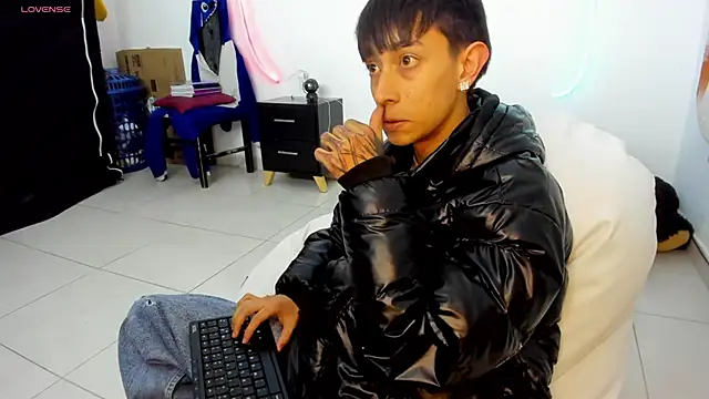 caos_mod's Webcam Show