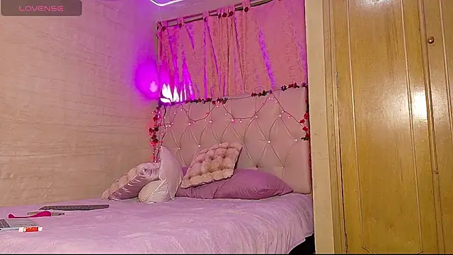 manumeow1 Adlı Modelin Canlı XXX Sohbeti