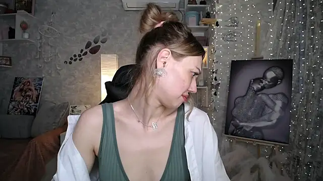 NickyAdamidi Adlı Modelin Canlı XXX Sohbeti
