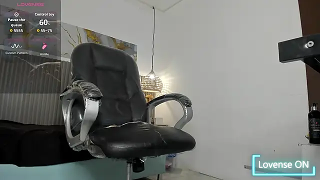 Dyla_n18's Webcam Show