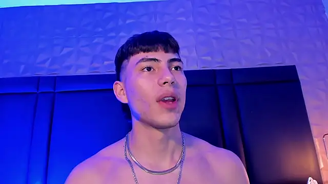 EthanSantori Show Webcam