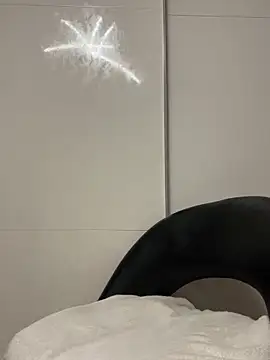 ythmlshshs Chat XXX live