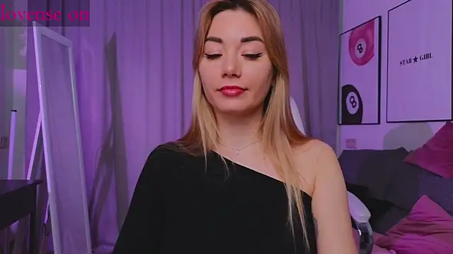 Rosie_MacのライブXXXチャット