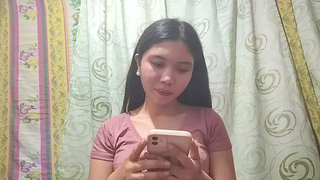 RegenaKhanponaphan Adlı Modelin Canlı XXX Sohbeti