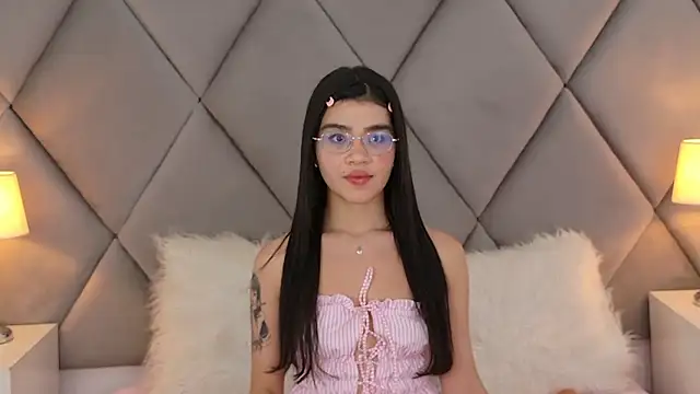 OliviaDiaz 现场XXX聊天