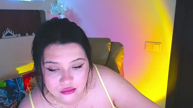 Malika_uAngel élő XXX-chatje