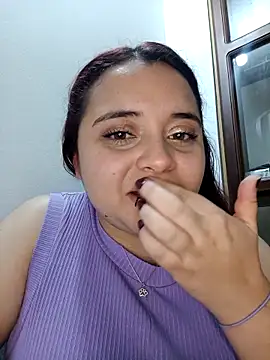 XXX chat uživo modela CURVY-HORNY