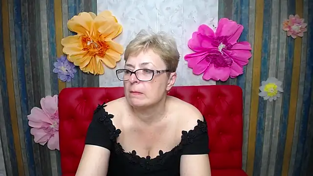 EmiliaGree: онлайн-секс-чат