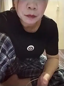 Squirt107 网络视讯表演