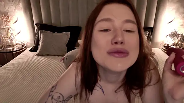 CarolineTenders' Live XXX Chat
