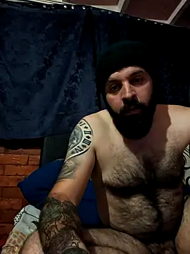 erikthor: διαδικτυακό σόου στην κάμερα