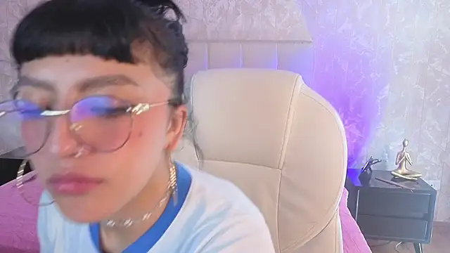 Chat XXX Live cute_hollywood