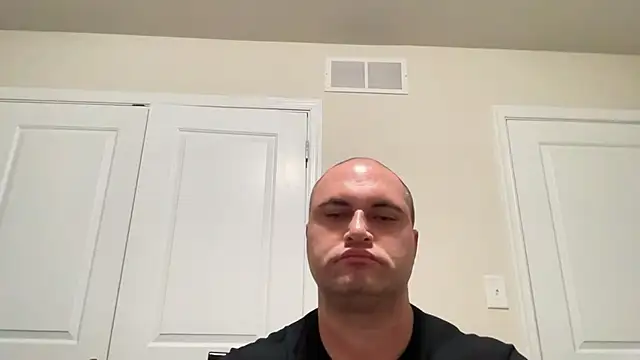 SluggishChase99's Live XXX Chat