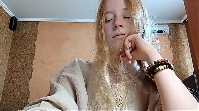 KateVibe_01 Adlı Modelin Canlı XXX Sohbeti