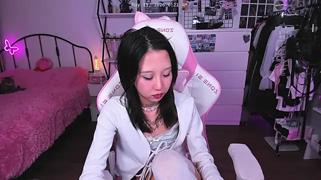 ashleywowmeow Chat XXX in diretta