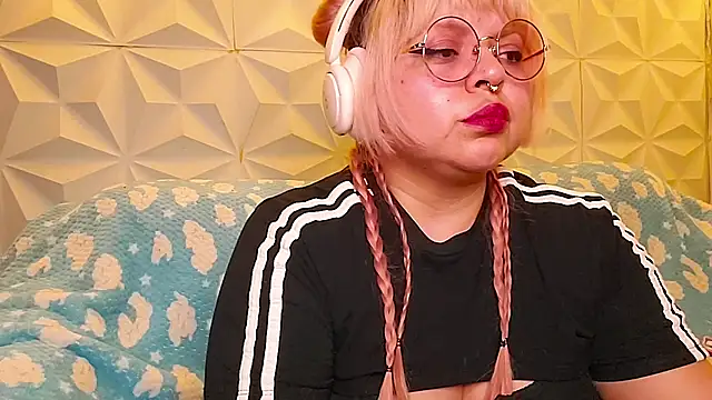 Satyn_doll 网络视讯表演