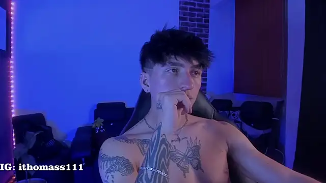 Thomass_clark Chat XXX in diretta