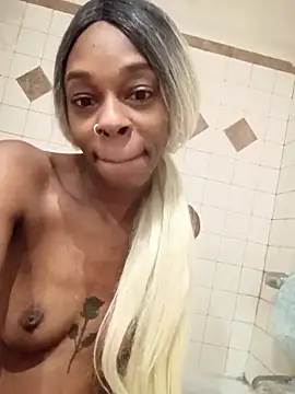 Jasmine_FullsShine: διαδικτυακό σόου στην κάμερα