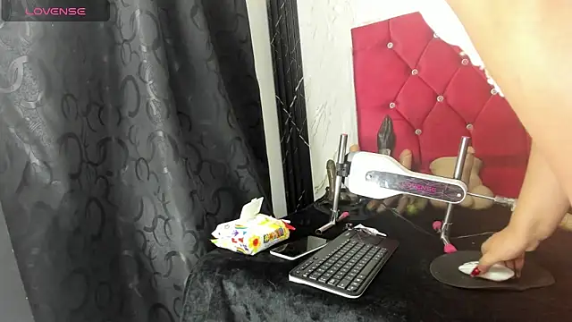 KazsandraaのライブXXXチャット