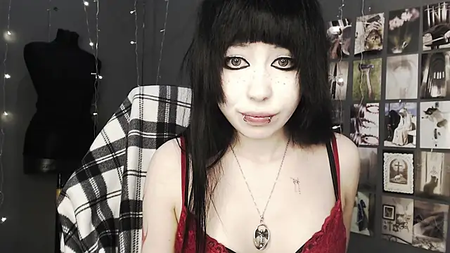 lucy8bit Live XXX Chat