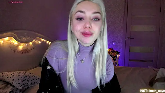 LillyMoure_ live XXX chat