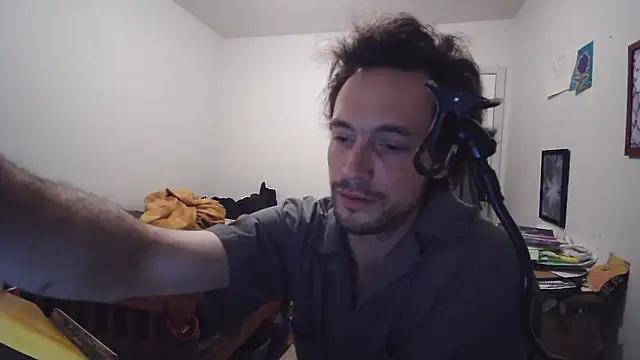 JohnnyMoves' Live XXX Chat