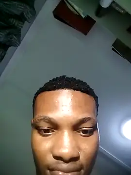 Show modela Lue3333 na web-kameri