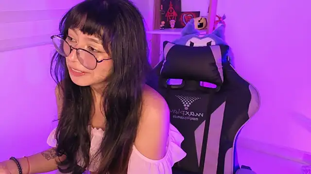 Yommi_Winx Live XXX-chat