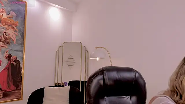 EveBensonX Adlı Modelin Canlı XXX Sohbeti