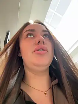 XXX chat uživo modela KiraSunshine