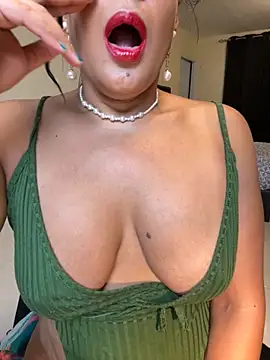 Latina-miss Webcam show