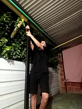3hornys-straights 网络视讯表演