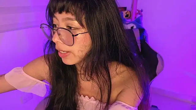 Yommi_Winx Live XXX-chat