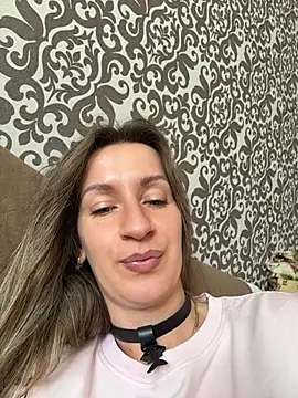 EvvaMur Adlı Modelin Canlı XXX Sohbeti