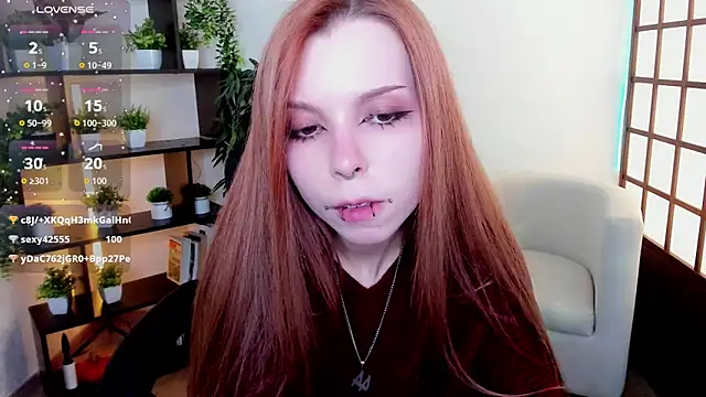 Star_Tarra Chat XXX live