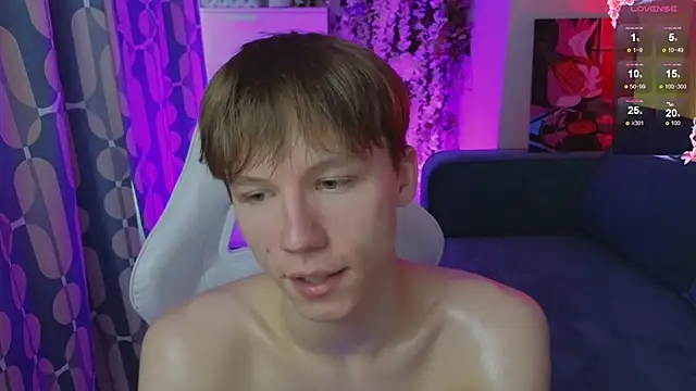 cuMte_boyのライブXXXチャット