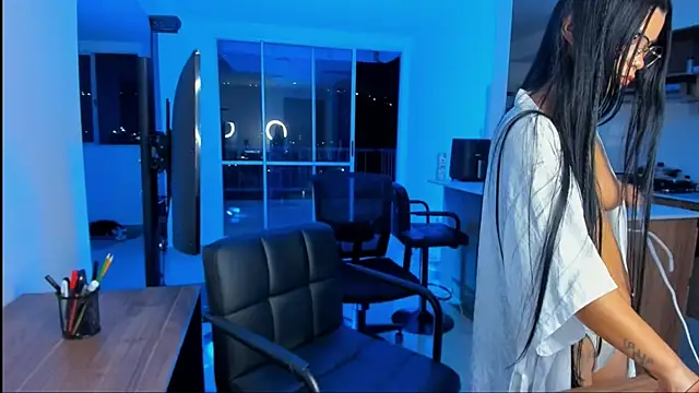 mia_world_'s Live XXX Chat