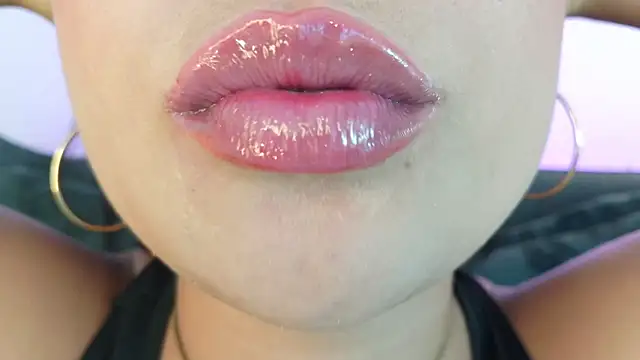 Онлайн чат XXX mia_roux1