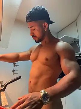 Ezzio_Scolaro's Webcam Show