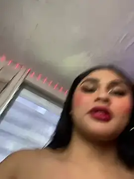 Urasian_Fucker Chat XXX in diretta