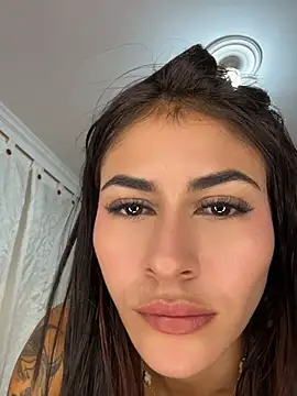 emilie_xx_: απευθείας συνομιλία ΧΧΧ