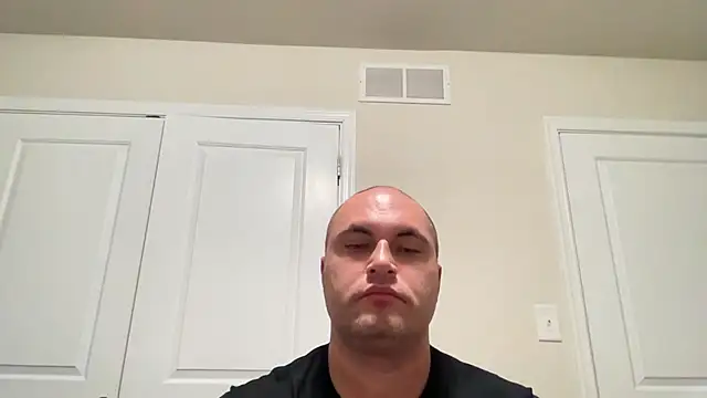 SluggishChase99 Show Webcam