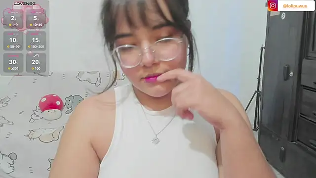 Naoko_7w7 现场XXX聊天