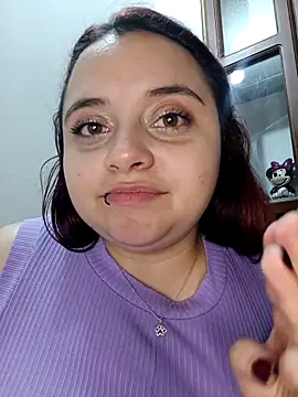 CURVY-HORNY Obrolan Langsung XXX